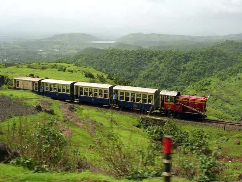trains from mumbai to goa