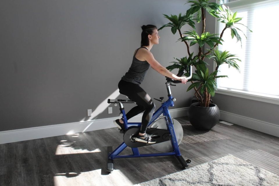 standing bicycle crunches